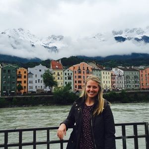 Meet your Posher, Becca